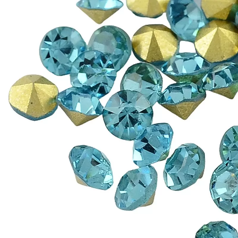 Cabochon rhinestone (stras) albastru cer Cabochon rhinestone (stras) albastru cer