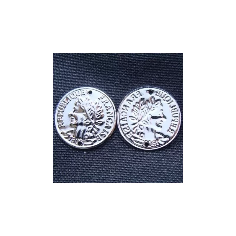 Charmuri banuti 18mm cu 2 gauri -5buc Charmuri banuti 18mm cu 2 gauri -5buc