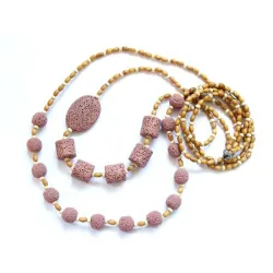 Colier lava vulcanica roz