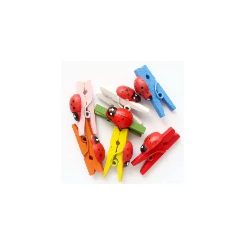 Cartonas martisor trifoi 6*6,8cm -200buc Cartonas martisor trifoi 6*6,8cm -200buc